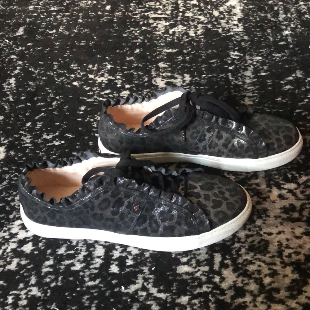 🖤KATE SPADE Black Lynn Leopard Ruffle Sneakers - Picture 3 of 6